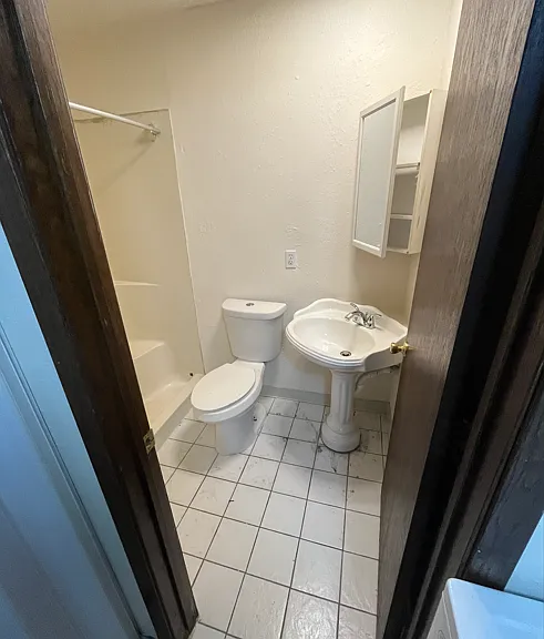 1201 Hillcrest Ct — Photo 17