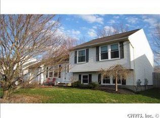 6128 Palisades Dr, Cicero, NY 13039