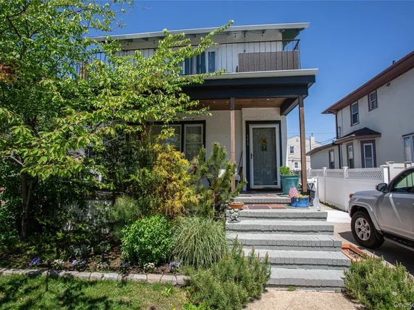445 W Walnut Street, Long Beach, NY 11561
