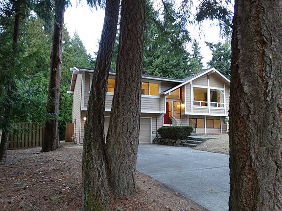 2nd image of 535 NW Fairwood Way