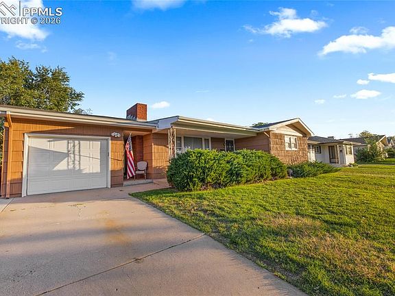 3rd image of 171 Fordham Cir