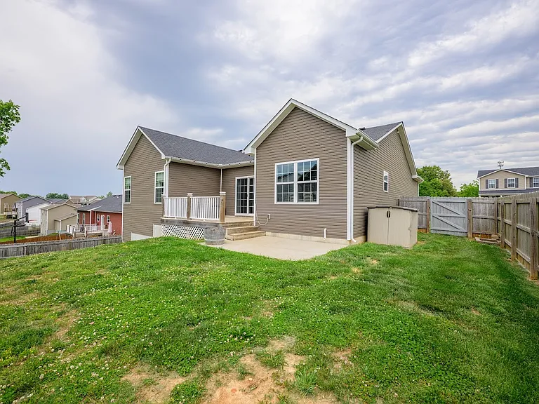 236 Butterfield Dr — Photo 23