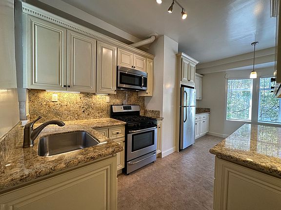 2nd image of 2060 Leavenworth St APT 06
