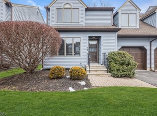 8 Village Park Ct, Scotch Plains Twp., NJ 07076