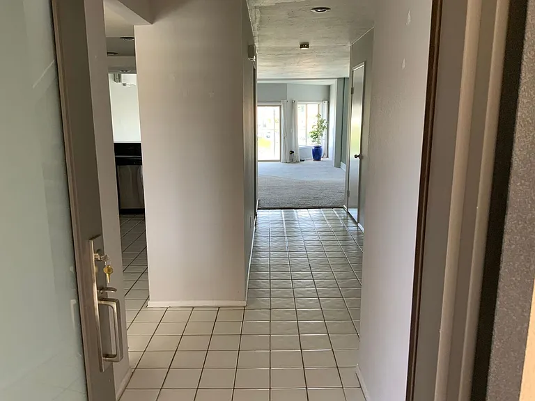 135 S Sierra Ave #14 — Photo 38