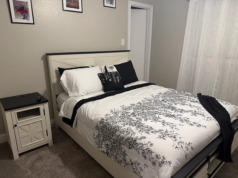 N Hills Village Dr — Photo 23