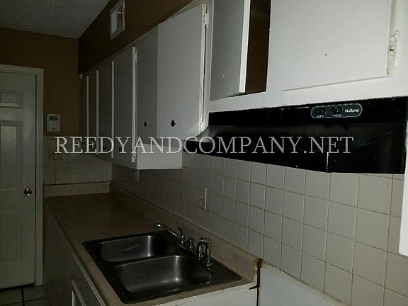 3rd image of 3386 Barbwood Dr
