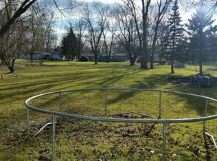 6200 Mockingbird Ln, Flint, MI 48506