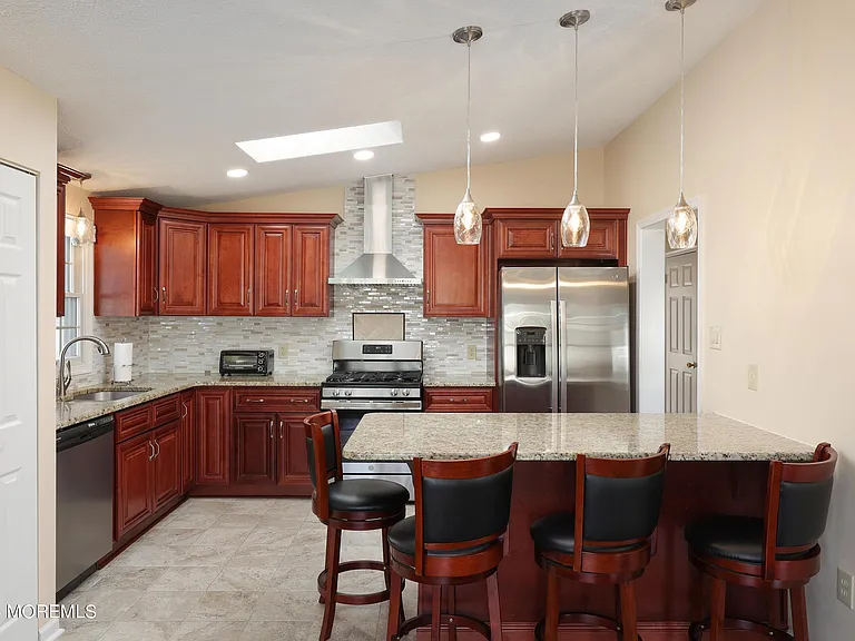16 Pine Tree Ln — Photo 9