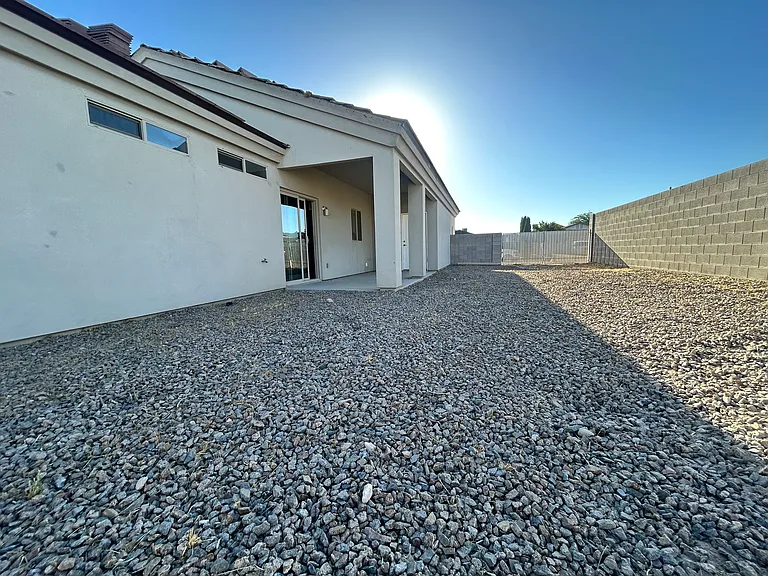 3025 N Evans St — Photo 12