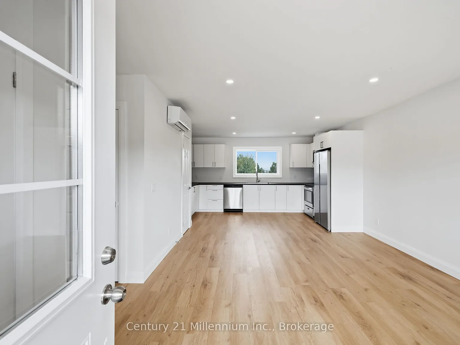 2 bed, $2,350 — Photo 2