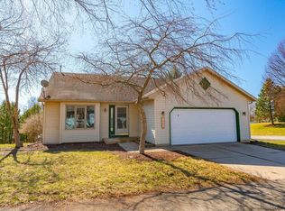 2953 Foxwood Trl, Madison, WI 53713