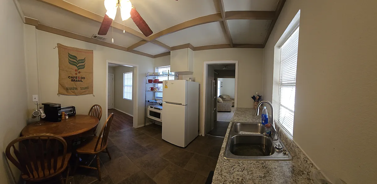Building Photo - 4697 Geneva Dr #B