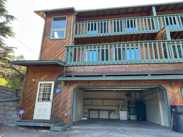 6130 Blackberry St, Anchorage, AK 99502