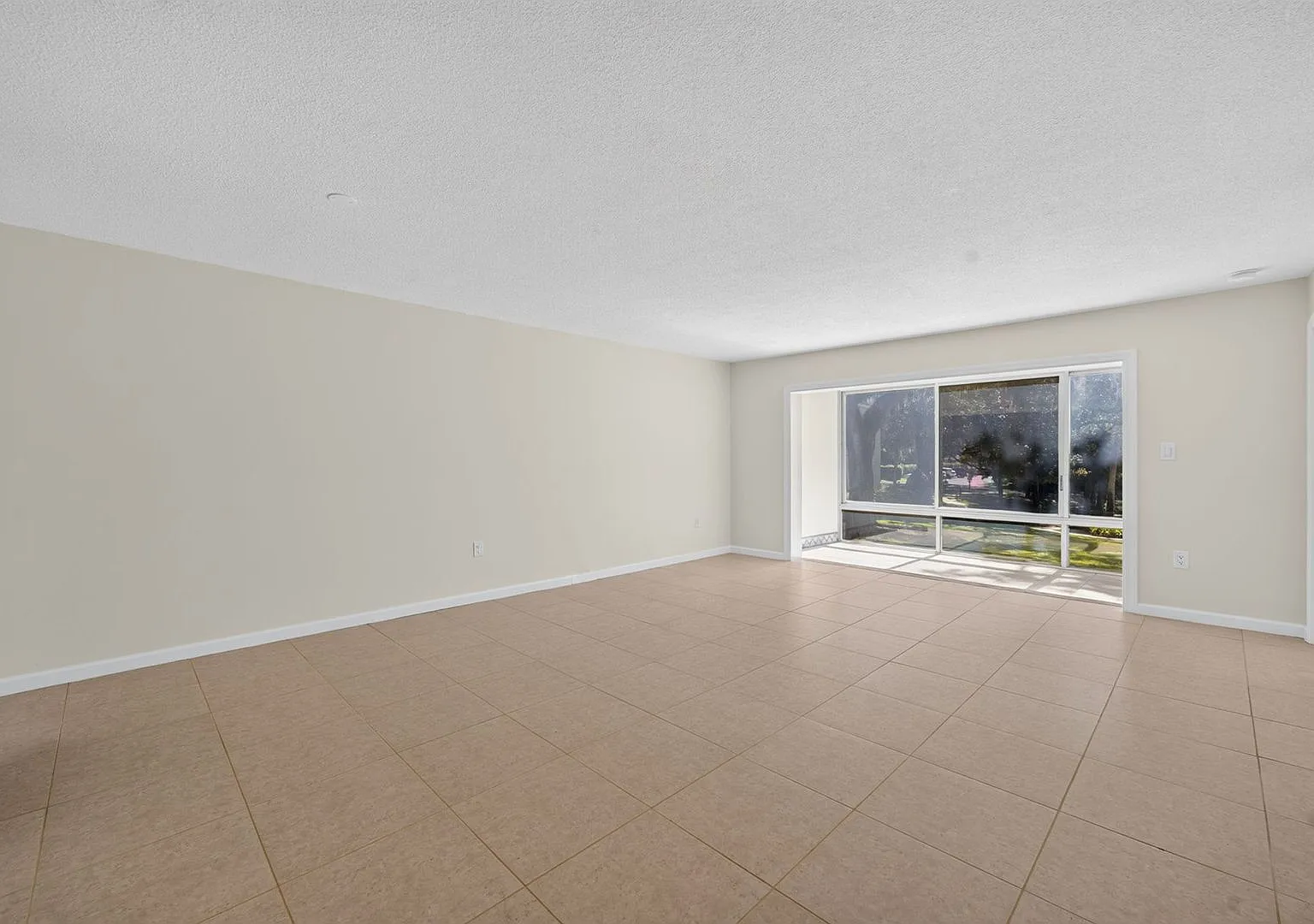 55+ Winter Park Condo — Photo 4