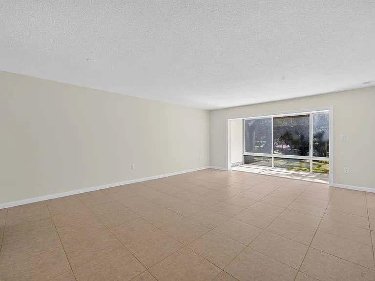 700 Melrose Ave #A5 — Photo 4