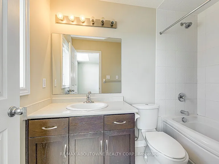 816 Roulston St — Photo 38