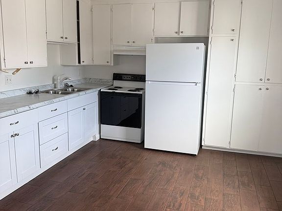 3rd image of 12628 Laurel St