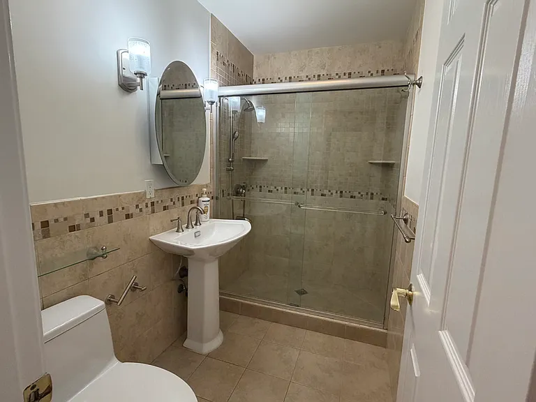 6836 Lindley Ave — Photo 7