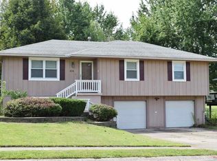 404 Chapel Rd, Warrensburg, MO 64093