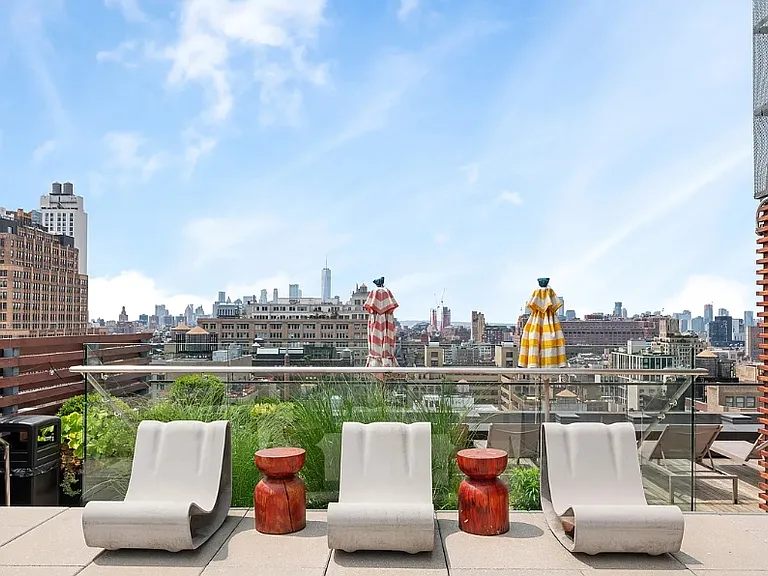 225 W 28th St #17CC — Photo 9