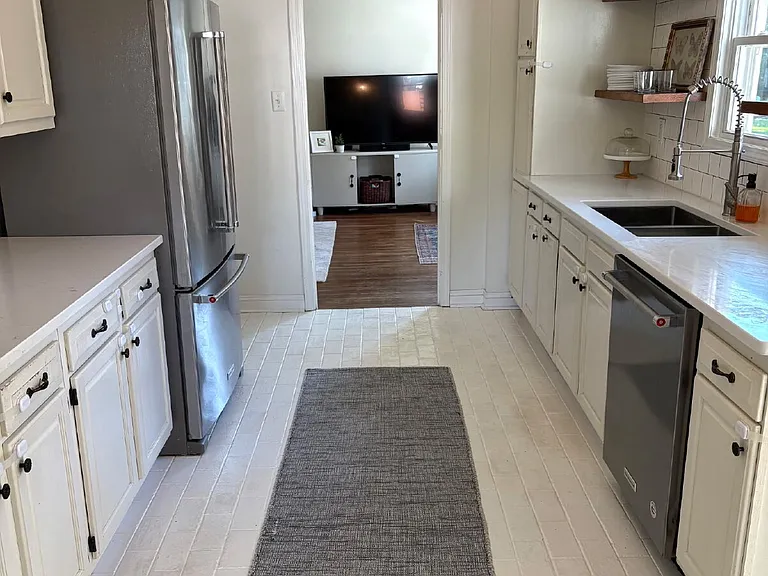 403 W Van Buren St — Photo 4
