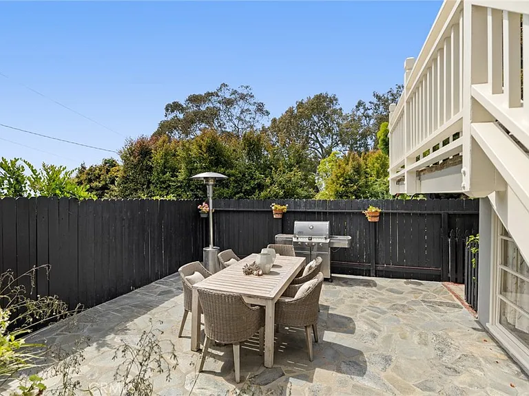 640 E Pearl St — Photo 10