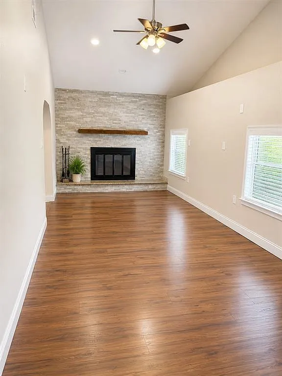 4 bed, 2.0 bath, 1503 sqft, $3,650 — Photo 3