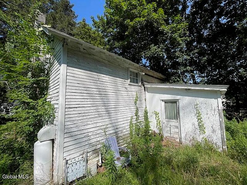 4th image of 131 Home Street