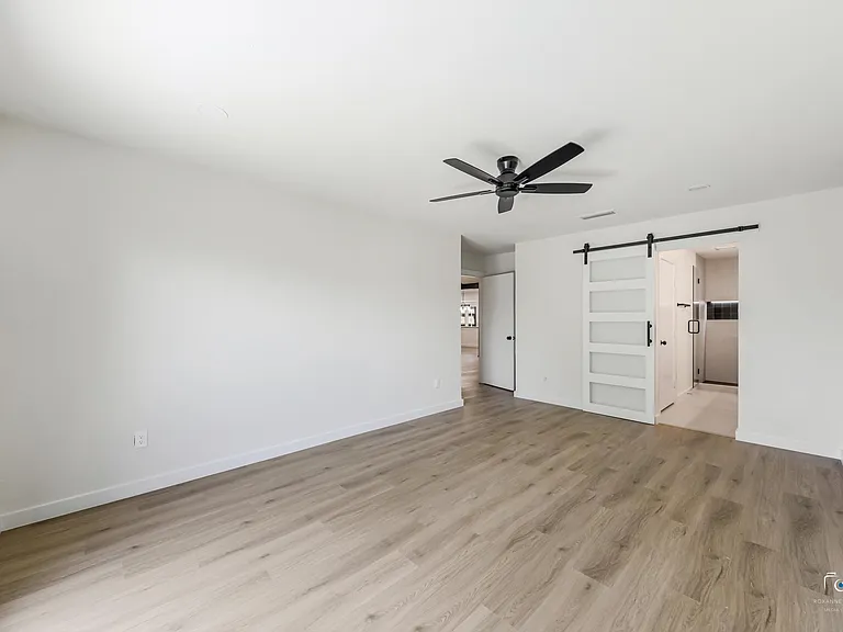 2212 Benbrook Dr — Photo 12