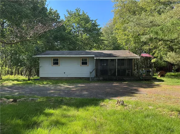 244 Ash Dr, Long Pond, PA 18334
