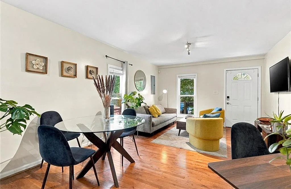 1069 Martin Luther King Jr Dr SW — Photo 3