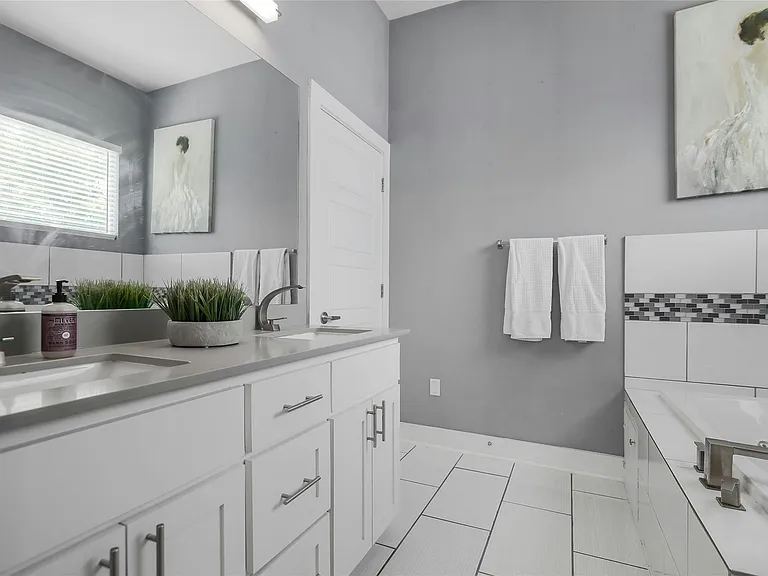 7607 Providence Ave #A — Photo 14