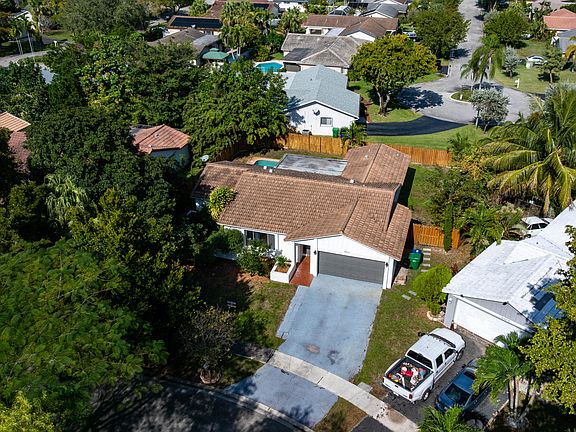 3rd image of 9811 NW 26th Court