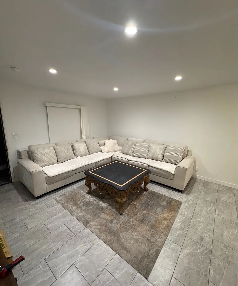 2 bed, 950 sqft, $2,700 — Photo 1