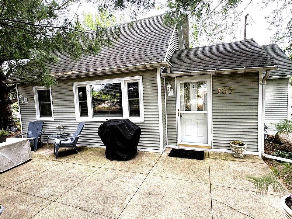 1st image of 703 E Main St