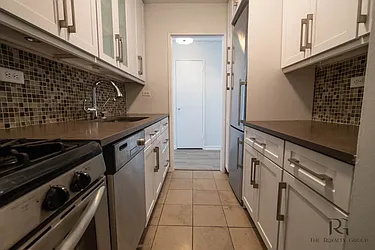 L’Appartement AMERICANA N/S Fooded P/O Contact Americana Southdale