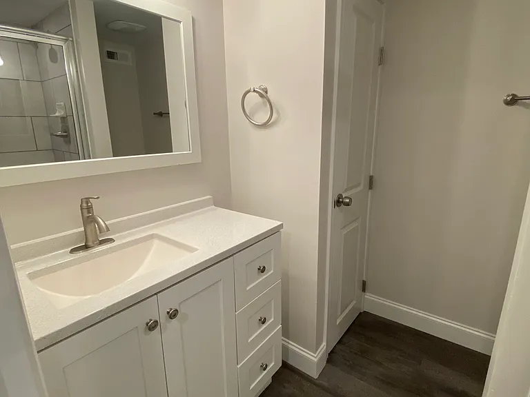 Basement FULL bathroom
