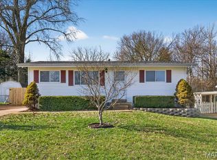 206 Freeman Dr, Saint Louis, MO 63129