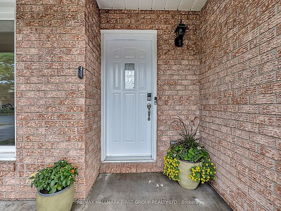 5th image of 16 Hawley Cres