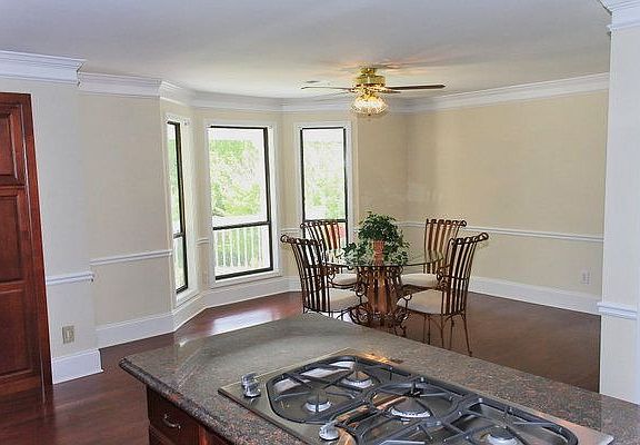 Separate Breakfast Area