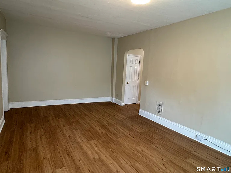 629 Colorado Ave — Photo 9