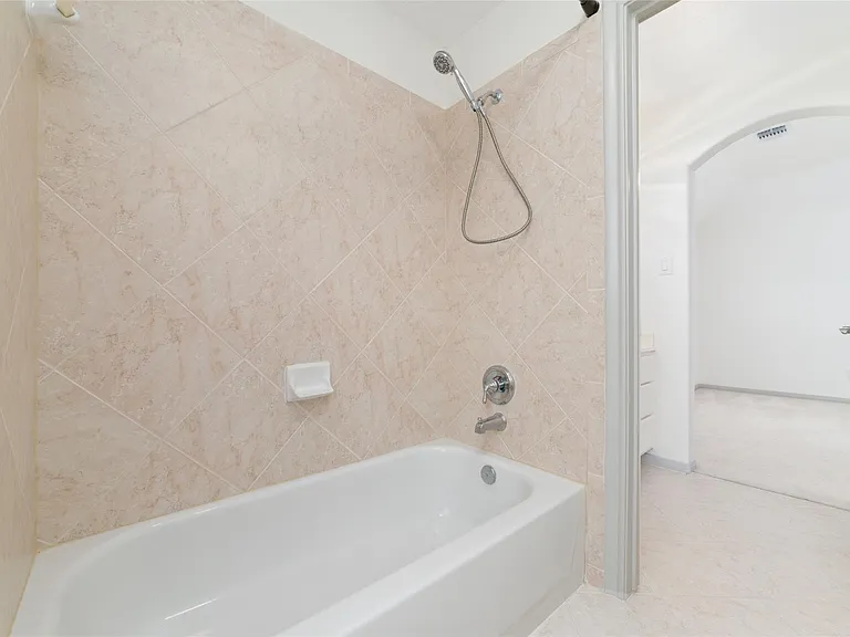 3505 Parkside Dr — Photo 24