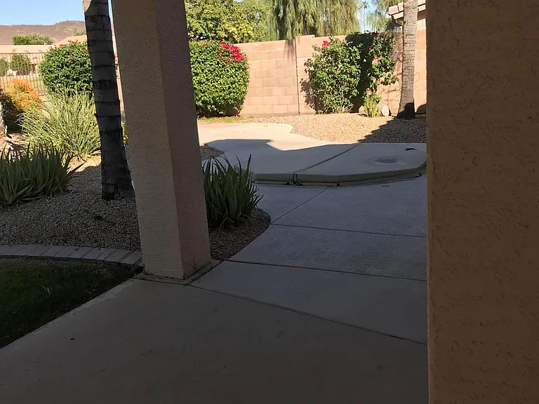 6334 W Potter Dr — Photo 3