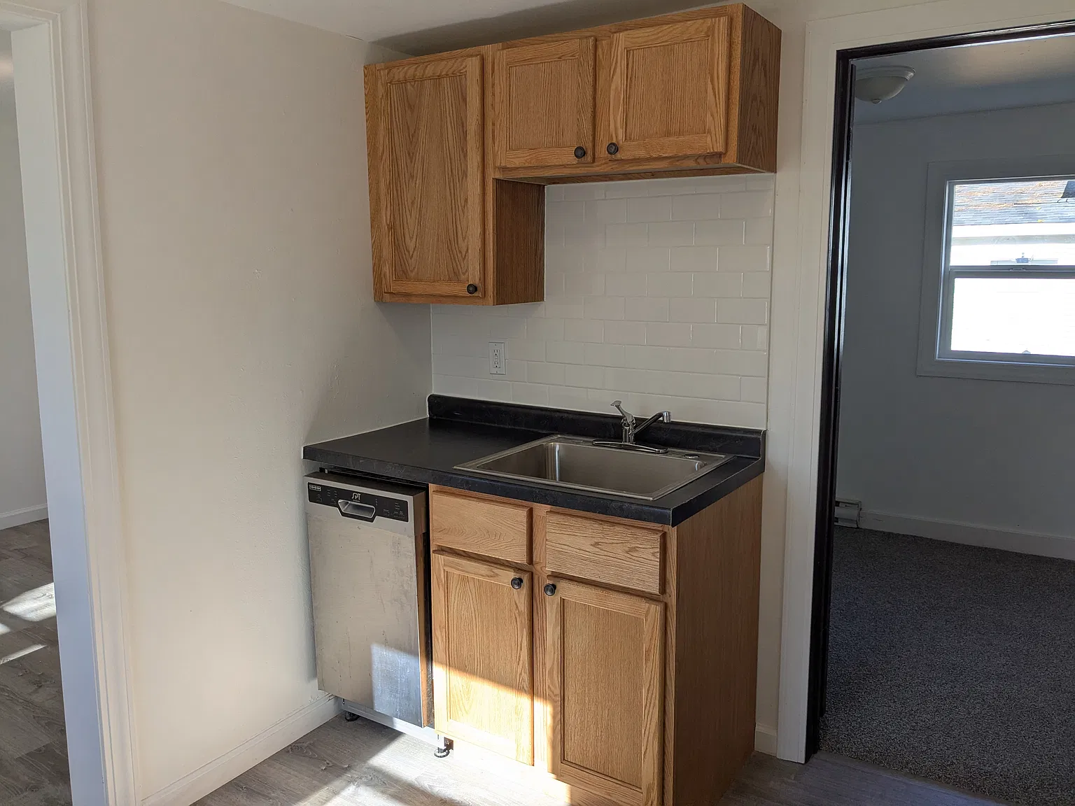 1 bed, $810 — Photo 3