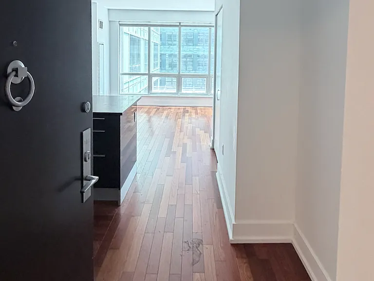 350 W 42nd St #10I — Photo 2