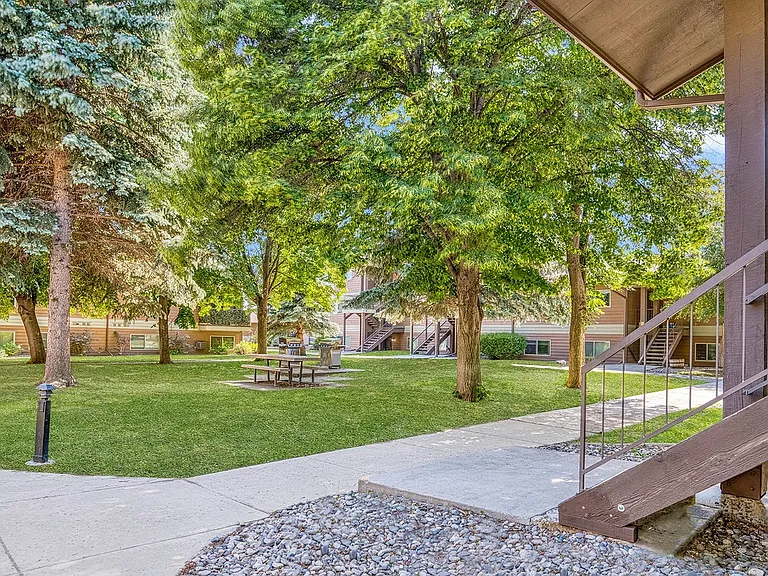 Rimrock West Apartments — Photo 16