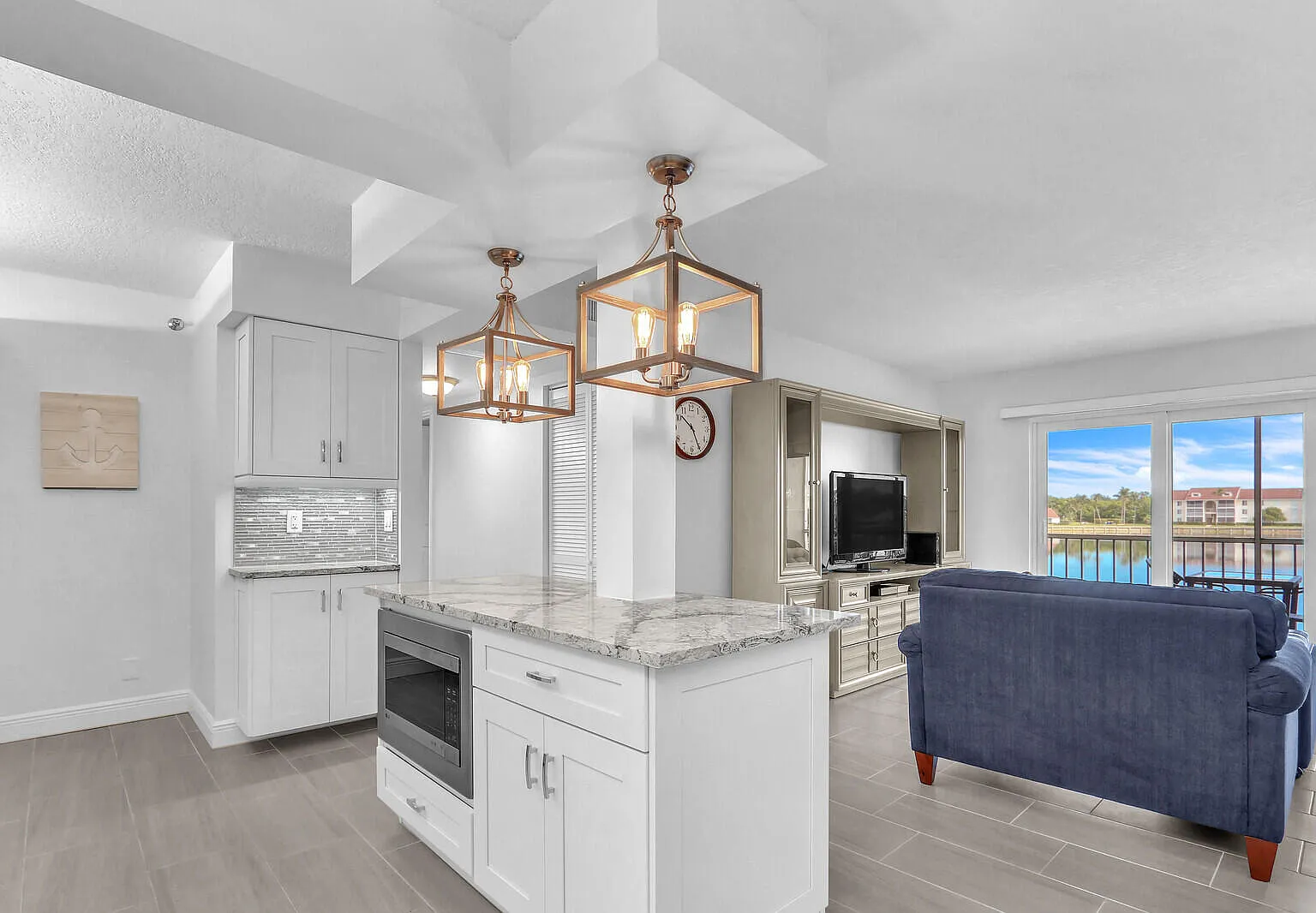 2 bed, 2.0 bath, 1090 sqft, $4,000 — Photo 4