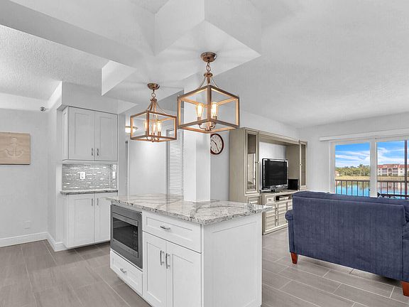 4th image of 4444 NE Ocean Blvd APT E2