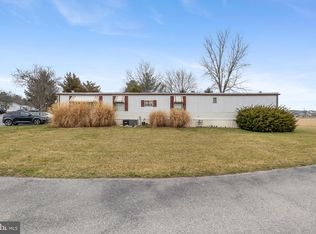 2 Willow Tree Ln, Dover, PA 17315